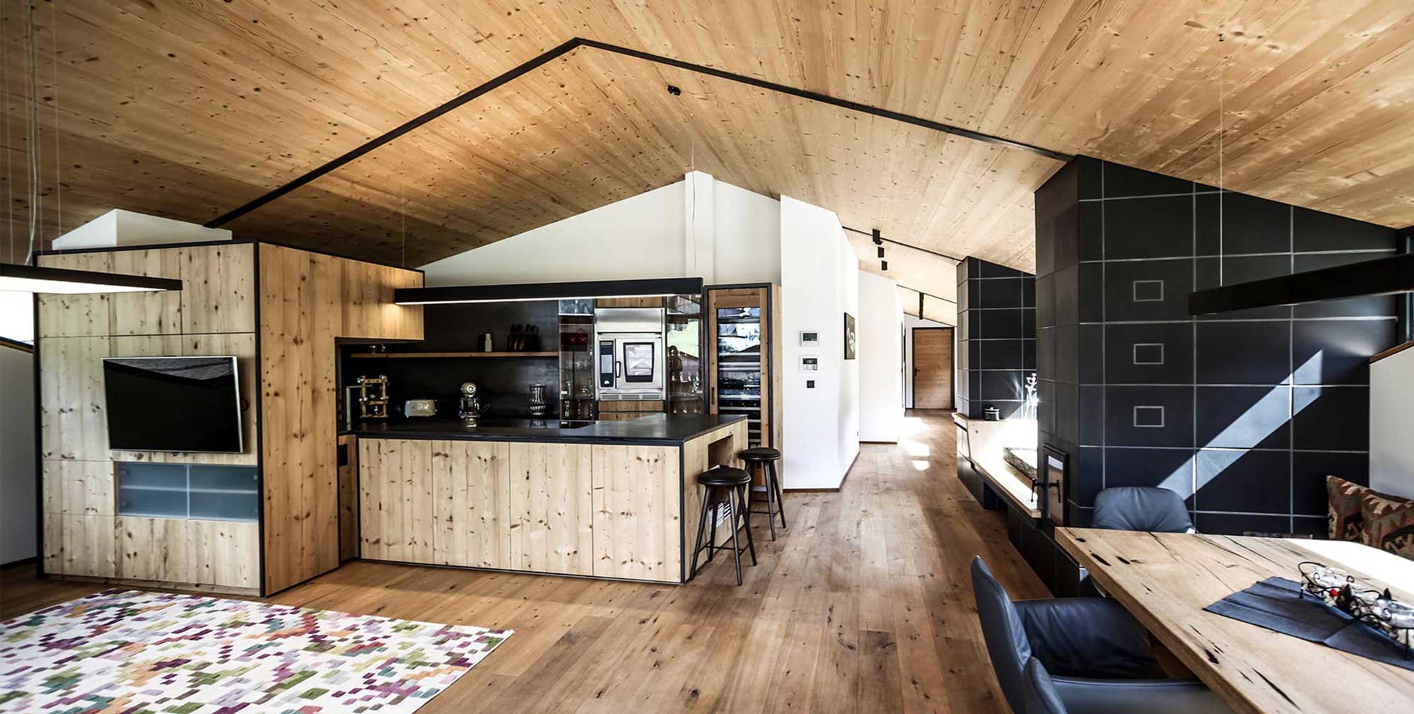 Rustikale Küche mit Altholz | Eleganter Stil für das Raumdesign | Umbau Hotel Innsbruck Umgebung