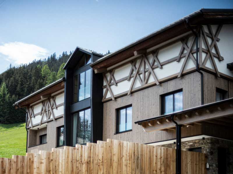 Einfamilienhaus Außenansicht | Bauen im Bestand | SNOW Architektur