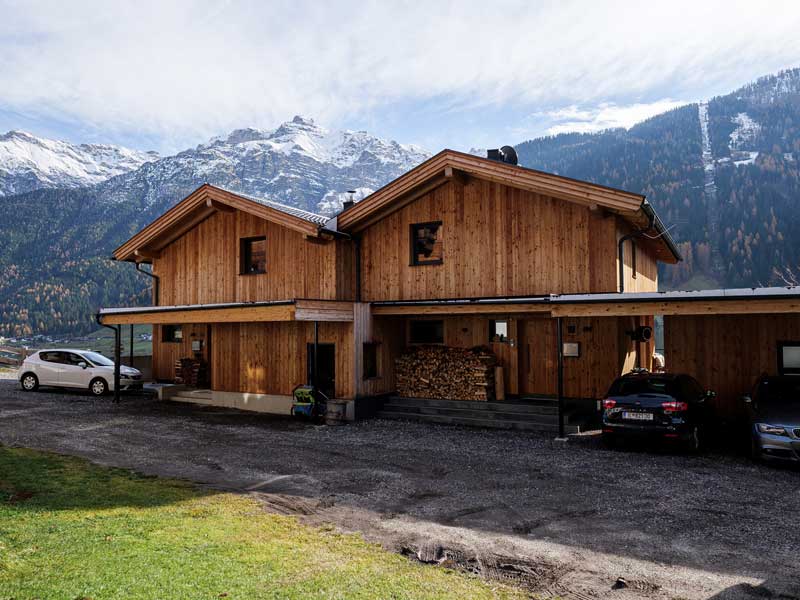 Doppelhaus in exponierter Lage | Holzbau