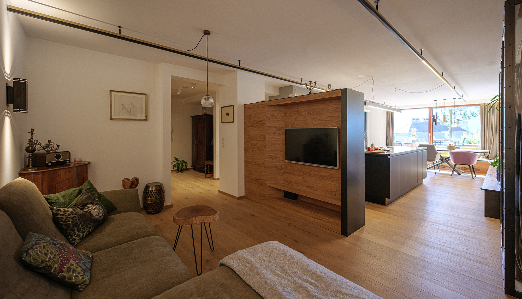 Interior Design | Living Area | Carpenter-made divider